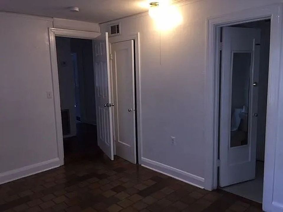 2nd image of 2291 W University Ave