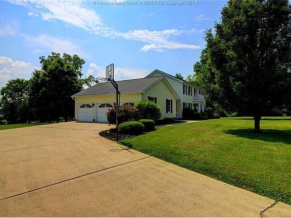 3rd image of 136 Sunnybrook Dr