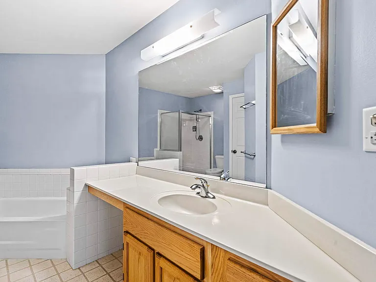 2146 Camden Ln — Photo 11