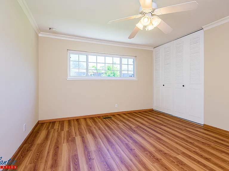 6043 Meridian Ave — Photo 8