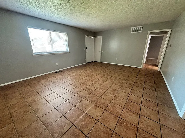 301 N University Dr #4 — Photo 16
