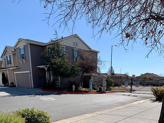 2nd image of 684 Gardenia Pl