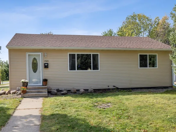 1523 17th St S, Moorhead, MN 56560