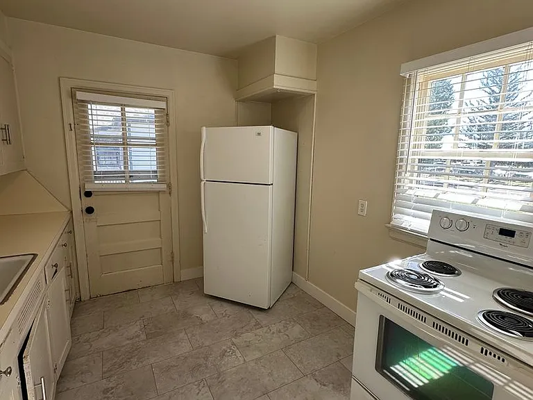 1705 Hugur Ave — Photo 2