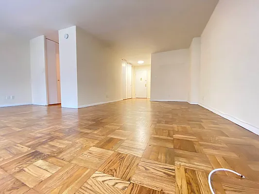Rented by Bond New York | media 3