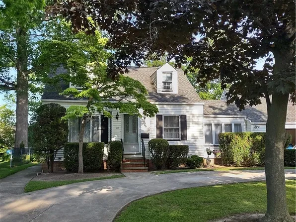 625 Humiston Dr, Bay Village, OH 44140