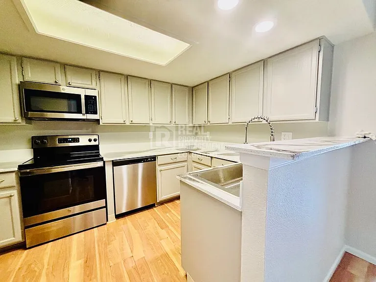 8134 N Gray Ct #506 — Photo 3