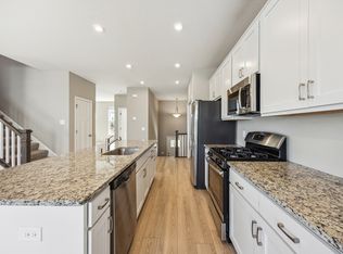 792 Roselyn Dr #792, Victoria, MN 55386
