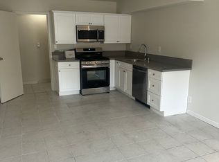 11982 Cedar Ave APT D, Hawthorne, CA 90250