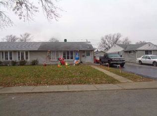 8818 S Corcoran Rd, Hometown, IL 60456