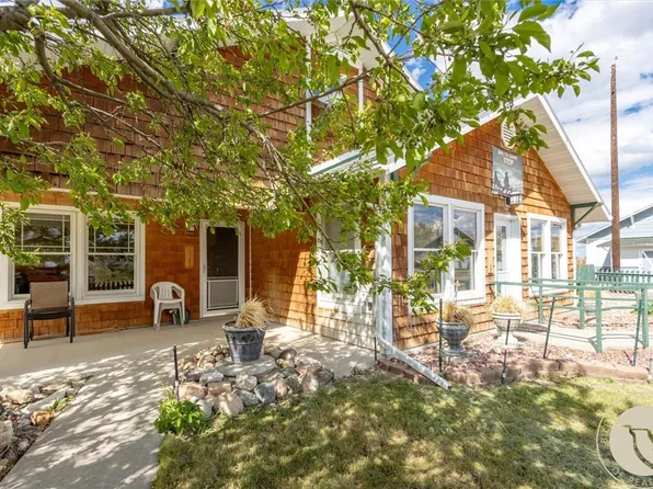 308 E Wheeler St, Winnett, MT 59087