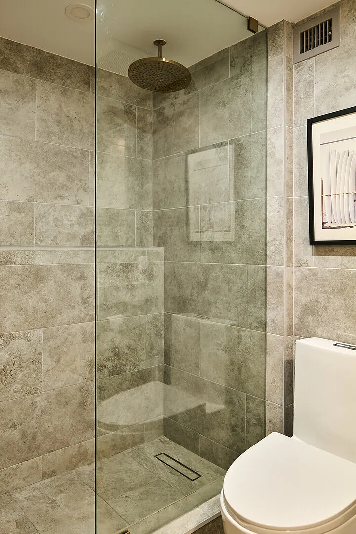 Luxe Palm Retreat Ideal for Monthly Stays in Miami Beach — Photo 4