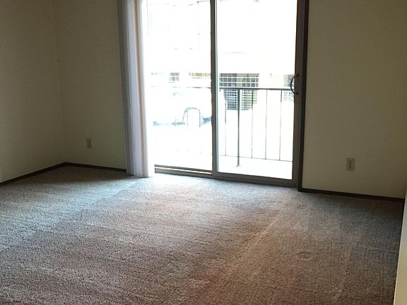 4th image of 4235 12th Ave NE #104/204