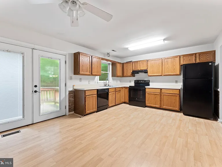 12820 Lake Wilderness Ln — Photo 7