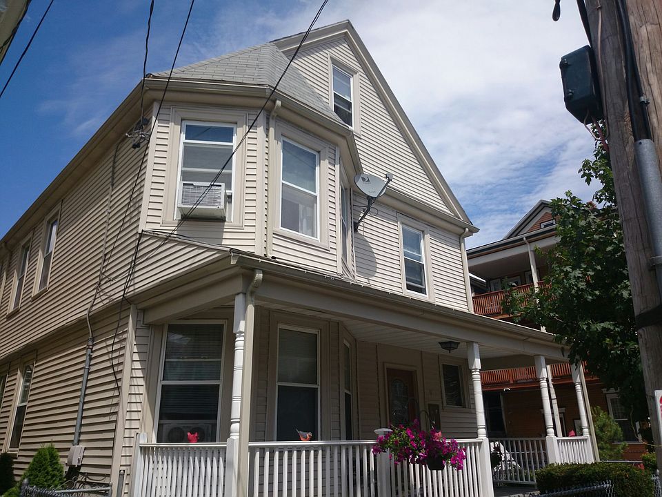 2nd image of 11 Harvest St