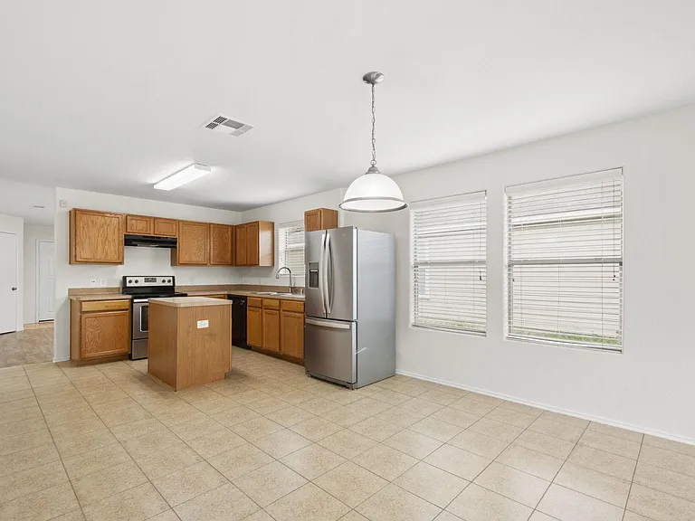 7910 Buffalo View Ln — Photo 8