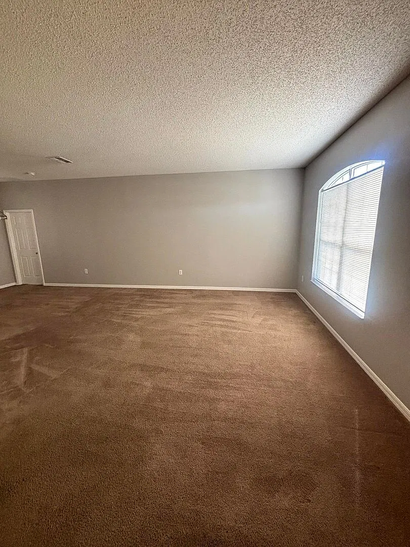 Charming 3-Bedroom Kissimmee Home Comfortable Living in Poinciana! — Photo 3