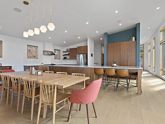 5th image of 2336 W 1st Ave