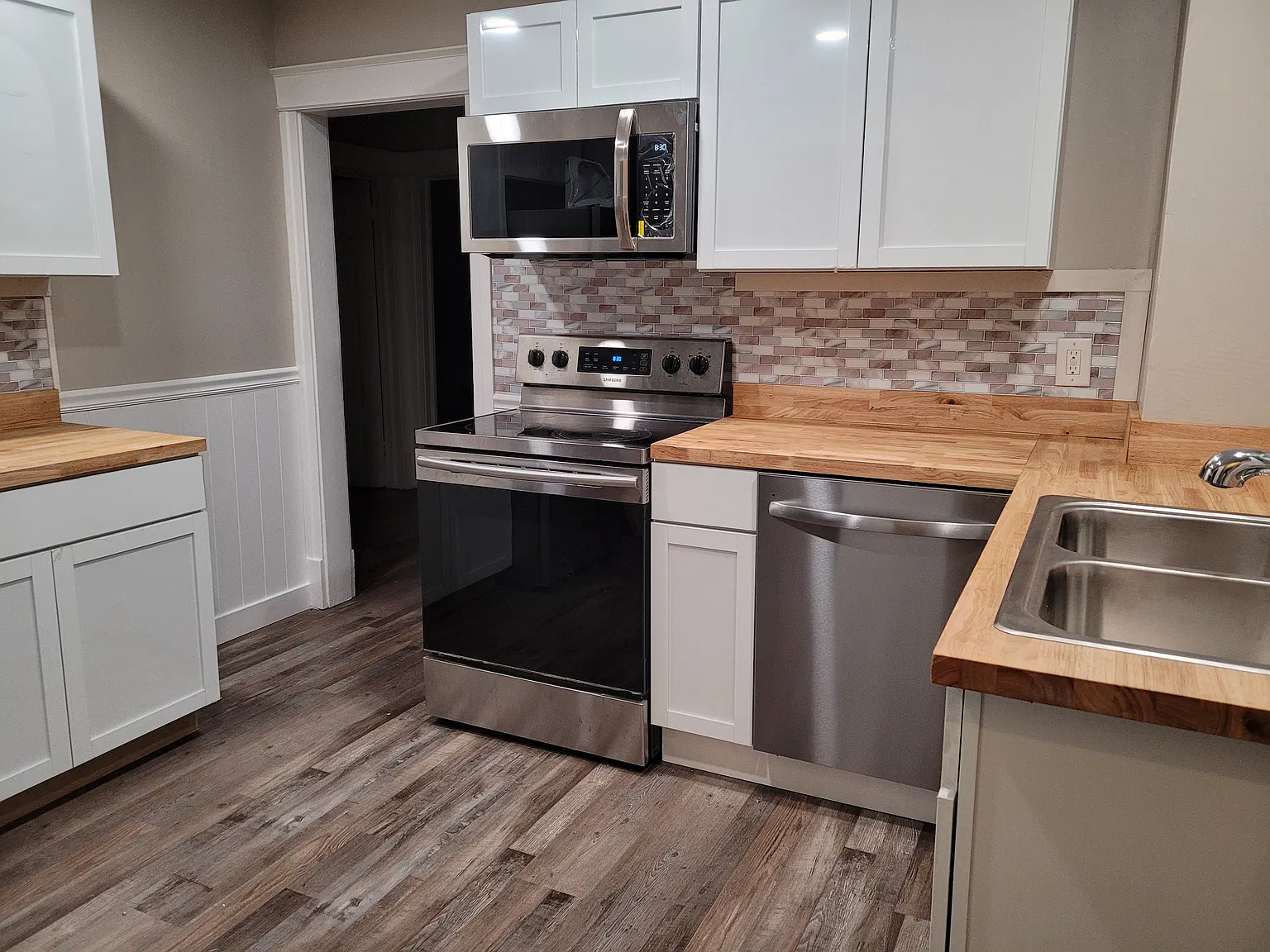 4 bed, 1.5 bath, 1450 sqft, $2,800 — Photo 2