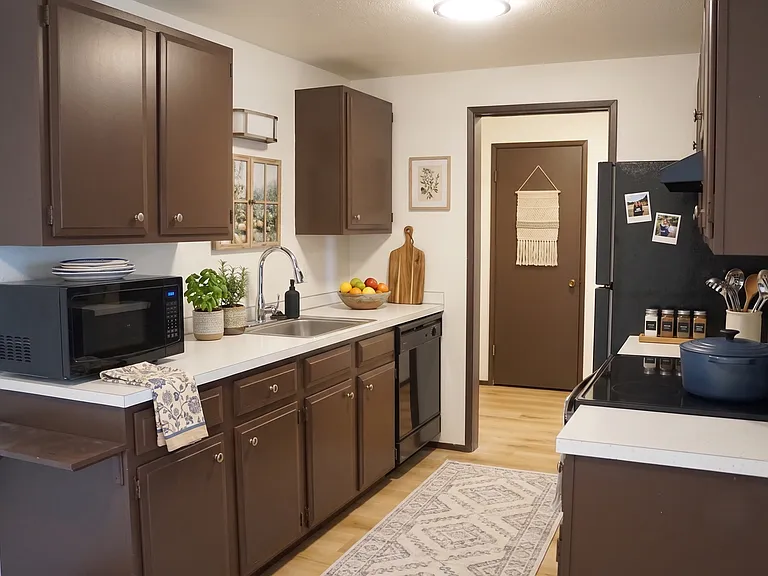 Carmel Apartments — Photo 4