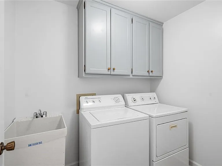 330 Carybell Ln — Photo 24