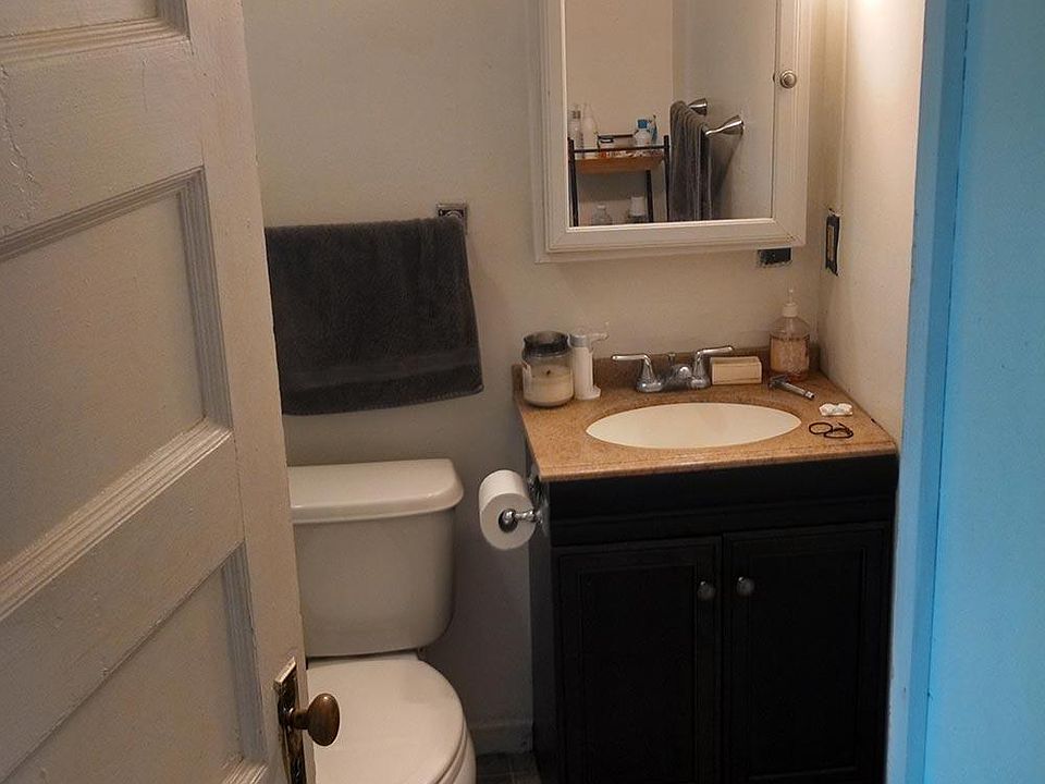 2nd image of 146 Dove Street # Second Floor