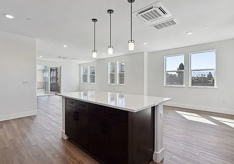 584 Laraline Way — Photo 10