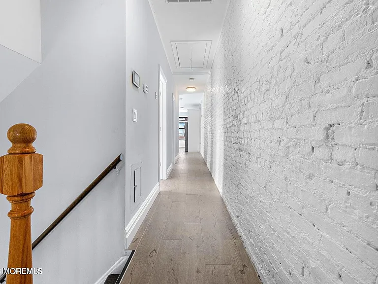 160 Monmouth St #2 — Photo 4
