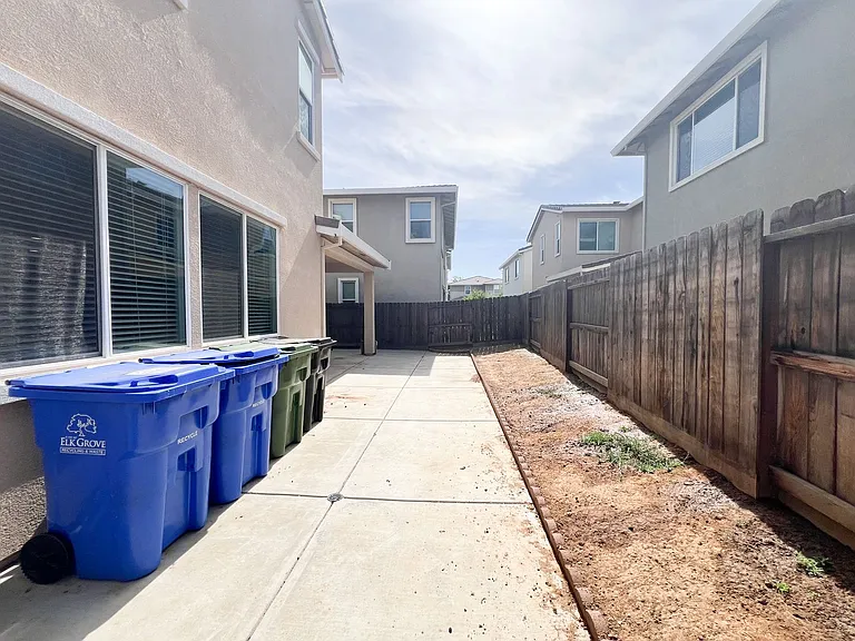 8428 Amber Valley Ln — Photo 48