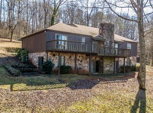 1447 Crestwood Dr, Louisville, TN 37777