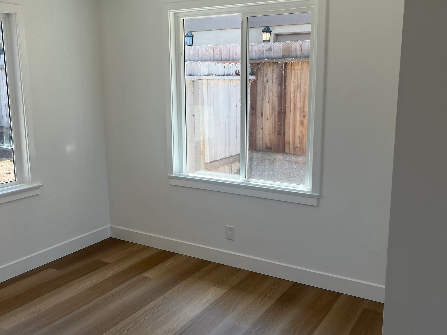 2 bed, 890 sqft, $4,000 — Photo 3