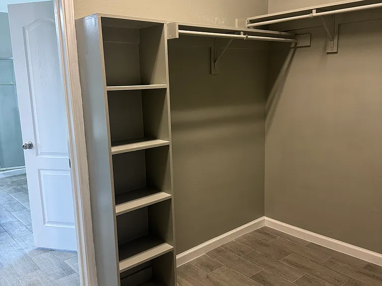 2704 Trent Trl — Photo 14