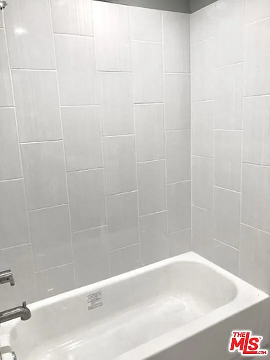 2 bed, 1.0 bath, $2,990 — Photo 2