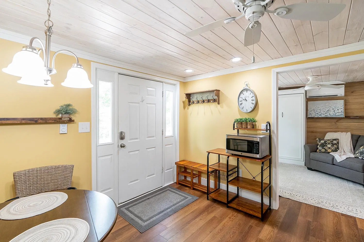 Studio, 377 sqft, $1,300 — Photo 2