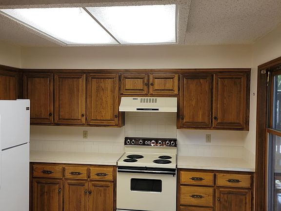 5th image of 21 Wolviston Cir