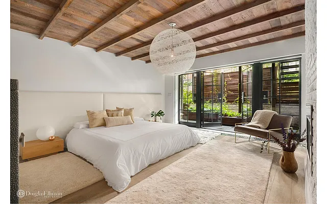 Sold by Douglas Elliman | media 24