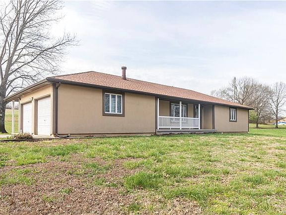 4th image of 24069 Chieftain Rd