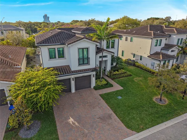 5649 W Brookfield Cir W, Hollywood, FL 33312