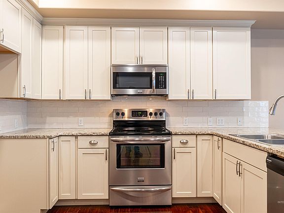 5th image of 721 Linden Ave APT D