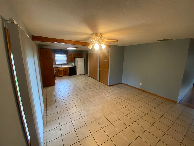 2427 S Westwood Ave — Photo 4