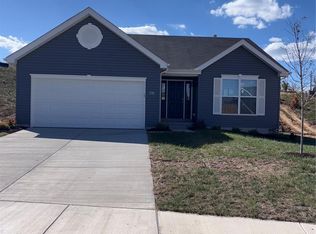 356 Winding Bluffs Ct, Fenton, MO 63026