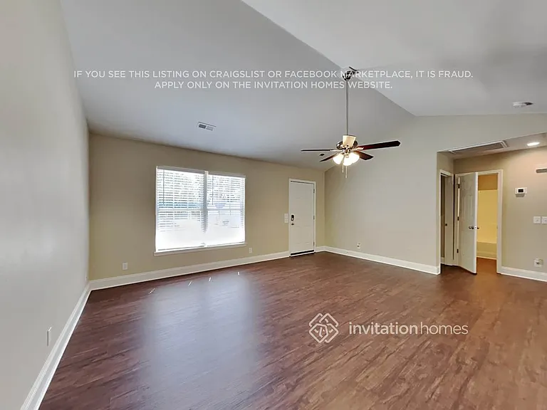 204 Tarrington Dr — Photo 3