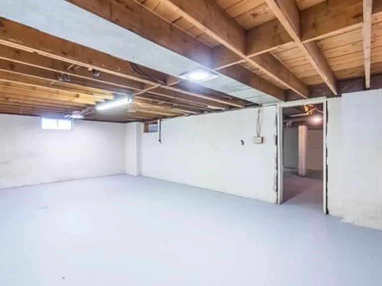1617 Orange St — Photo 38