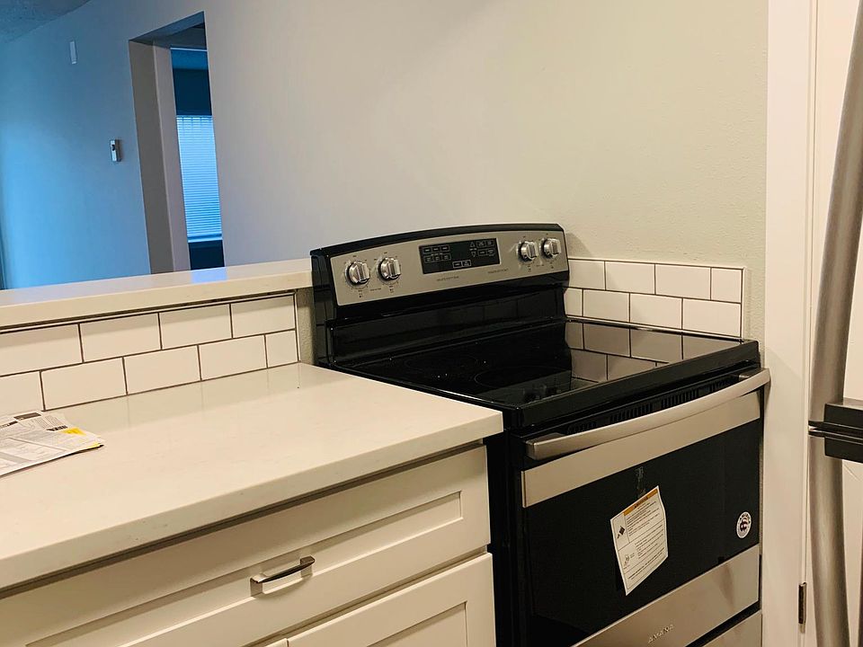 1st image of 702 Yakima Ave APT 1