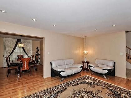 4th image of 496 Thorndale Dr