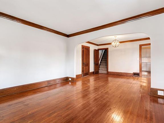 4th image of 3515 36th Ave S