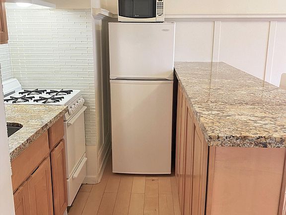 3rd image of 1140 Sutter St #408