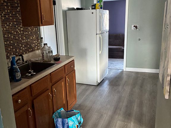 3rd image of 34 Paxford Pl Floor 2