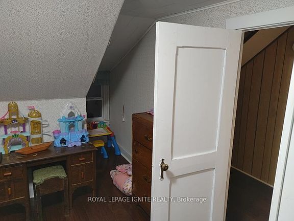 3rd image of 87 9th St W