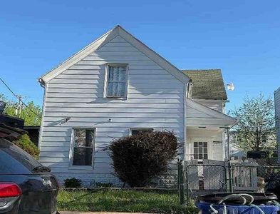 7806 Lawn Ave, Cleveland, OH, 44102